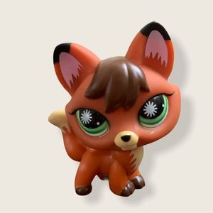 Littlest Pet Shop. 2007 Hasbro. Red and Brown Fox.